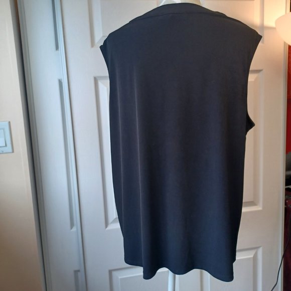 Cable & Gauge Black Sleeveless Top (3176) - Picture 4 of 9